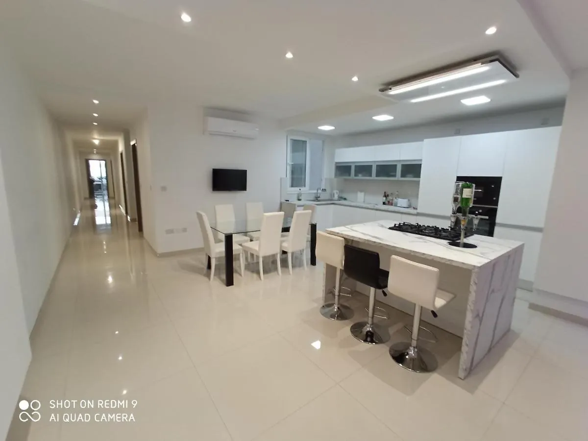 Private Modern Maisonette at Birguma Lejlighed Naxxar