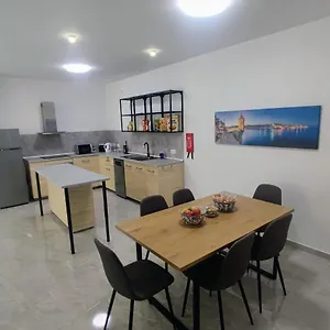 Appartement Deggies - Spacious, Modern Apartment!, Naxxar