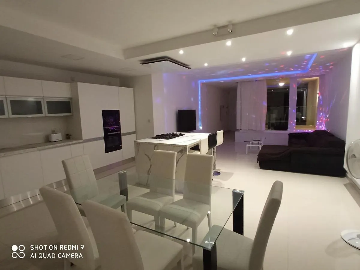 Private Modern Maisonette At Birguma Apartment Naxxar