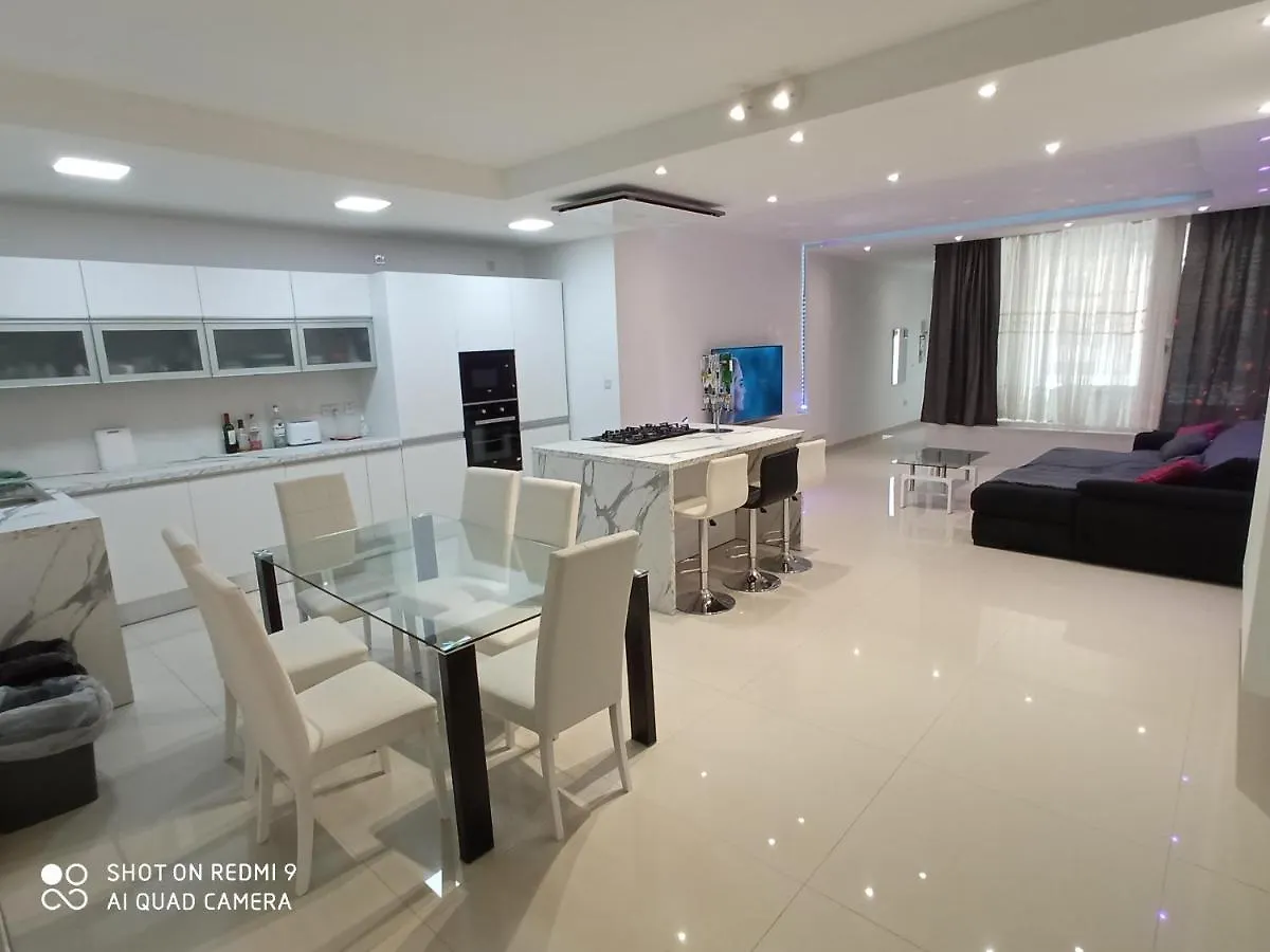 Private Modern Maisonette At Birguma Apartment Naxxar